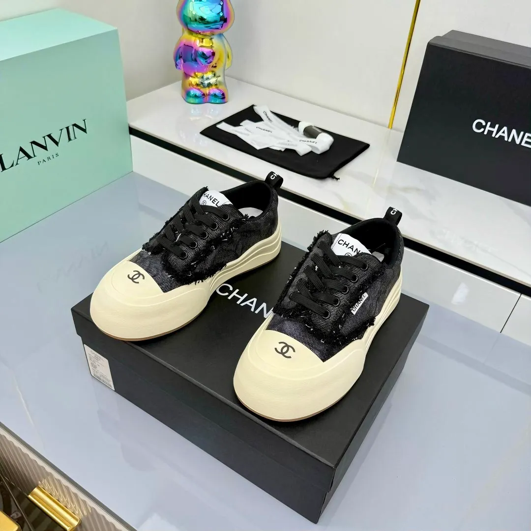 👟👟Ex-factory price 600👟👟 Chanel bread shoes ~ original calfskin panda shoes Chanel 25C latest hot style panda black and white sports shoes casual sneakers Xiaoxiang hot item classic black and white panda color coco girls must pay Fabric: original custom mixed sheepskin lining: original imported breathable mesh lining outsole: Original molded rubber + TPU combination Size: Women's 35-41 Buy now👉